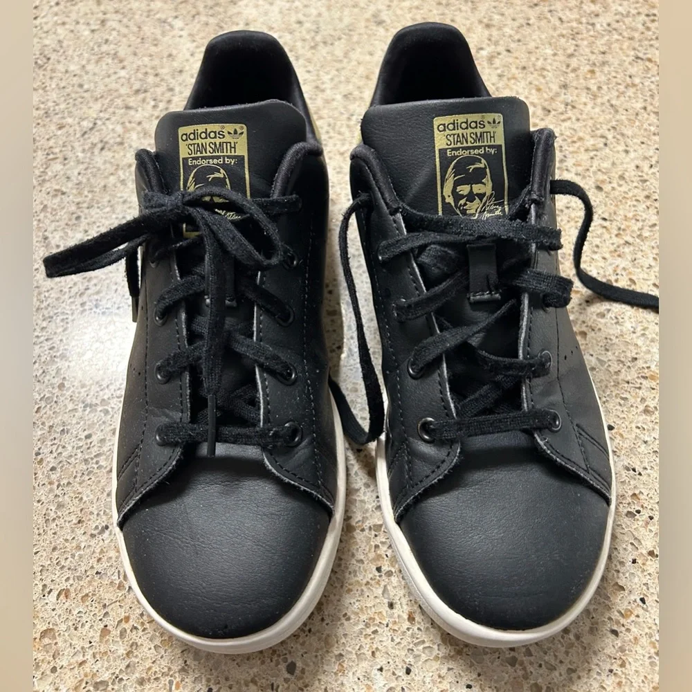 Adidas Stan Smith Kids Black and White Sneakers limited addition gently worn .
